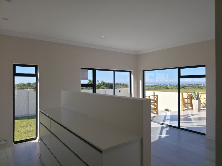 4 Bedroom Property for Sale in Fountains Estate Eastern Cape